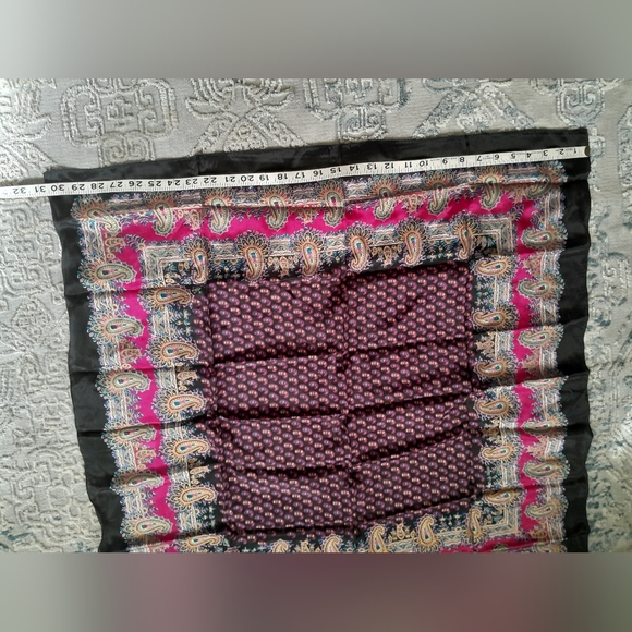 100% silk the specialty house multicolor square scarf - Picture 6 of 8